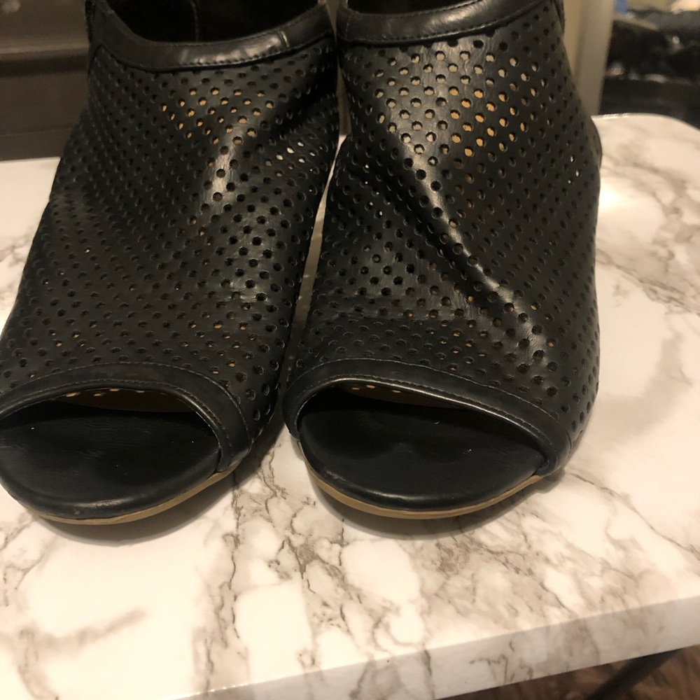 Faux leather sandal - Picture 3 of 4
